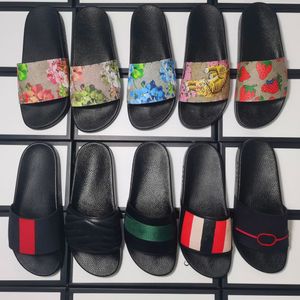 2022 Designer Hommes Femmes pantoufles avec boîte à fleurs correcte Sac à poussière Chaussures Snake Print Slide Summer Wide Flat Sandals Slipper Femme Chaussures