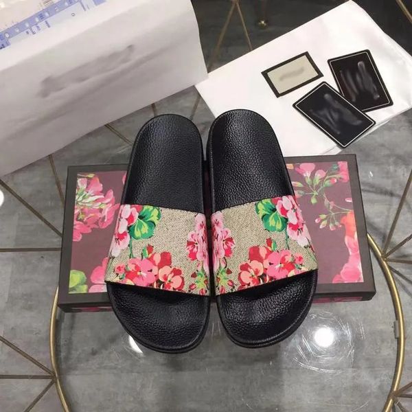 Sandalias de diseñador para hombres Mujeres Italia Luxury Floral Brocade Slippers Diseñadores Sludes Sandalias de verano de Sándalo Playa de verano Flip Flip Flip Tamaño 36-45