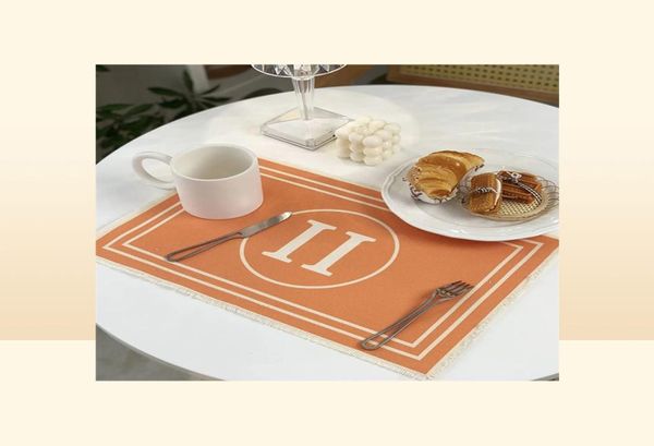 2022 Designer Placemat Fashion Brand Table Mat Imitation Water Luxury Dining Table Decoration Antifouling Coaster Natecloth Home1217198