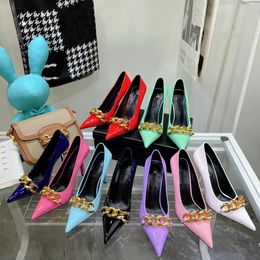 2022 Designer pointu pointu les talons super hauts sandales pour femmes luxe en cuir de la mode en cuir chaussures de powalk ladys sexy multicolore cha￮ne m￩tallique sup￩rieure talons sandales tailles 35-41