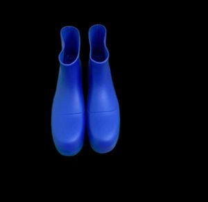 2022 Diseñador Botas de lluvia de primavera Mujeres Men Pareja Booties Subalámica de goma Flatform Nonslip Multicolor Tamaño 35454911498