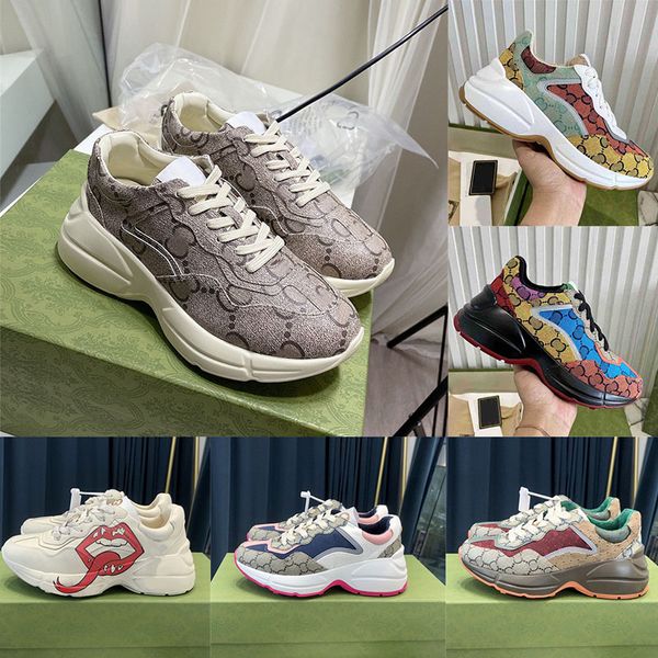 2022 Designer Rhyton Shoes Beige Hombre Zapatillas de deporte Vintage Chaussures Ladies Shoe Moda Zapatillas de deporte de cuero Wave Mouth Sneaker con caja