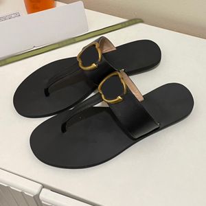 2022 Sandales de créateurs Pantoufles pour femmes Gear Bottom Tongs Femmes Luxe Mode Loisirs Lettre G Taille 35-40