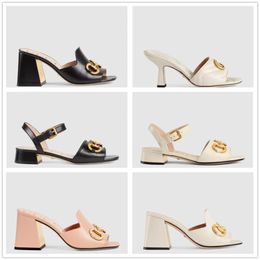 2022 chinelos de designer chinelos femininos sandália feminina de couro com metal duplo