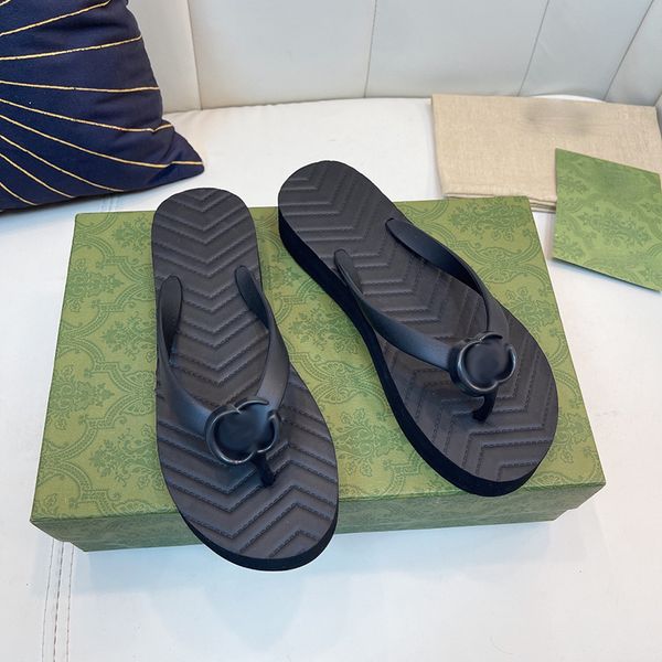 2022 Designer Diapositives Femmes Chevron Thong Sandale Flip Flop Mode Pantoufle Motifs Texturés En Caoutchouc Bas Noir Rouge Été Plage Casual Chaussures Avec Boîte 351