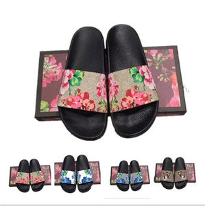 2023 Zapatillas de diseñador Hombres Mujeres diapositivas con caja de flores correcta Tarjeta de bolsa de polvo Zapatos con estampado de serpiente Diapositiva de cuero Sandalias de goma Verano Resbalón plano