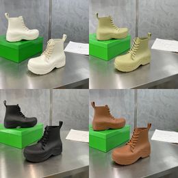 2023 Diseñador Color Sólido Bind Botas de lluvia Moda Mujer Material de goma ecológico Línea de fondo de onda Botas portátiles a prueba de desgaste Zapatos de plataforma de tacón alto Tamaños 35-40