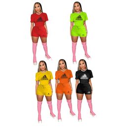 2022 Diseñador Chándales Mujeres 2 piezas Set Carta de verano Trajes de impresión Casual Camiseta Pantalones cortos Jogger Sport Traje Moda O-Cuello Ropa K199