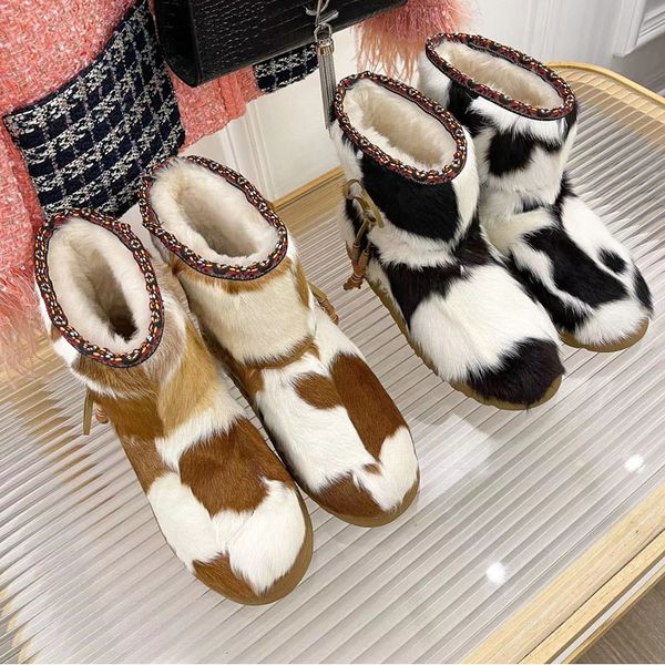 2023 Designer Femmes Luxe Cheval Crin Bottes de neige Mode Sexy Hiver 100% Cuir Protection contre le froid Décoration perlée Chaussures décontractées Dame Tête ronde Bottes à fond épais