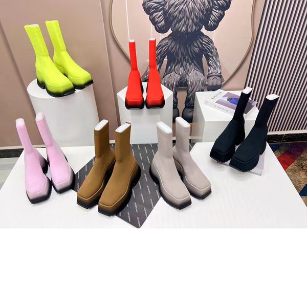 2022 Designer Femmes Luxe Tall Stretch Chaussette Bottes Classique Mode Fly Weave Jambe mince Stretchs Bottes Casual Automne Hiver Dame Mousse Tube à semelles épaisses Chaussures de démarrage Taille 35