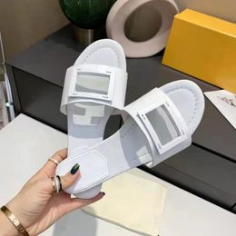 2022 Designer Women Sandals Sandals klassieke slippers echte lederen dia's platform flats schoenen sneakers laarzen met stofzak maat 35-42