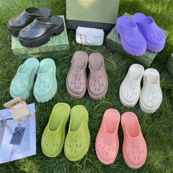 2022 Diseñadores Sandalias Mujer Flat Gear Sandalia Recorte Agujero Zapatos de goma Zapatillas de playa con caja Tamaño 35-42