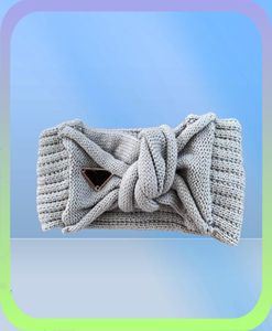 2022 Dropship Designer Tricoted Bow Bandbands Hairbands for Women Girl Winter Elastic Triangle Triangle Metal Bandband Hairband Head7143640