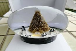 2022 Edición CCLASSICS Snow Globe con árbol de Navidad dorado dentro de Crystal Ball para cumpleaños especial novedoso VIP Gift2598891