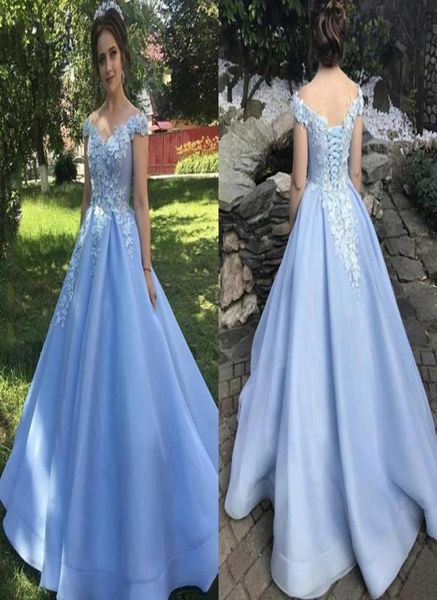 2022 Élégant bleu clair 3D fleurs florales Quinceanera robes de bal épaules dénudées princesse dentelle satin froncé doux 16 robe Vastido4566258