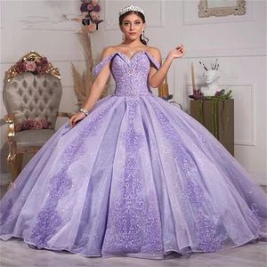 2022 Élégant Violet Clair Princesse Robe De Bal Robe De Quinceanera Robes Puffy Hors Épaule Appliques Doux 15 16 Robe De Bal Pageant Robes Robes De XV C0804