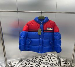 2022 Célèbre Designer Italie Luxe Down Vestes Femmes039s Ruban vert rouge à capuche Canada Nord Hiver Confortable et chaud Jacke5838941