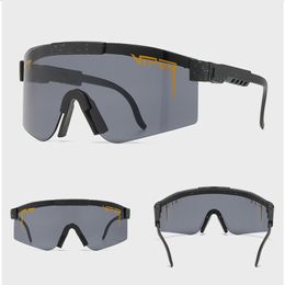 2022 Designer de mode Big Frame Lunettes de soleil avec boîte Hommes Femmes Sports de cyclisme en plein air Lunettes de soleil polarisées Cool Cycling271q