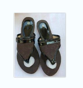2022 créateur de mode femmes sandales de plage plate-forme de broderie tongs mocassins chaussures plates d'été dames sandale pantoufle taille 35-42