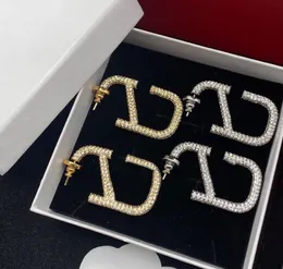 2022 Boucles d'oreilles de mode Bijoux Femmes Hommes Designer Boucle d'oreille Goujons Lettre V Diamants Luxurys Golden Fashion Silver Needle Weote avec boîte