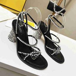 2022 Fashion Fendyity Sandals Ladies Lichtgewicht waterdicht platform Mid High Heel Rainy Day Beach Student Casual Sandals QQZ