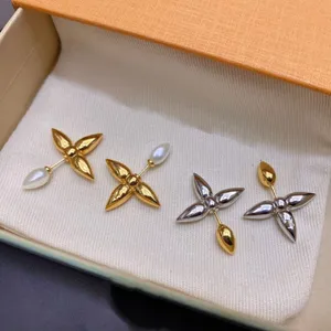 2022 Fashion Luxury Designer Jewelry Stud Femmes Boucle d'oreilles Boucles d'oreilles Copper Gold plaqué Elegant Wing Charm Earrings New Style W2024