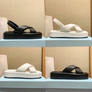 2022 Mode matelassé en cuir Nappa entrecroisé sandales Flatform luxe pantoufle femmes chaussures blanc noir plat été sandale femmes designer pantoufles de plage diapositives