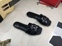 2022 Pantoufles de sandales de diapositives de mode pour hommes femmes avec boîte originale Hot Designer unisexe tongs de plage pantoufle TOP QUALITÉ 0426