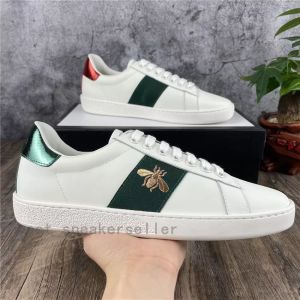 2022 Mode Stijlvolle mannen Vrouwen Casual schoenen Flat Mat Leather Sneakers Ace Shoe Snake Heart Chaussures Trainers Groene rode strepen Borduurwerk