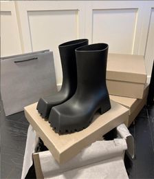 2022 Fashion Summer Rain Boots Rubber Trooper Boot 22SS Rainboot Platform Square Toe Tire High Talons Chunky Women Men Men Out-Out-Out-Out-Sole 6965951