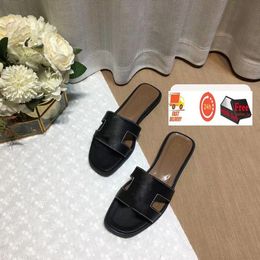 2024 Fashion Woman Leather Beach Sandals Slipper Shoes Orange classic Summer Flat lady Slipper Flip Flops Hotel Bath slippers
