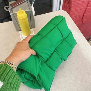 Sac à main en coton pour femmes, fourre-tout à la mode, grand sac à main avec coussin d'espace, sac à main rembourré en duvet de styliste, 2022