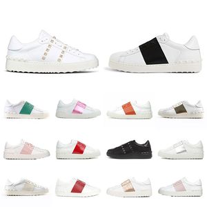 2022 Chaussures plates Designer Femmes Hommes Outdoor Warking Jogging Running Skateboarding Sneaker Noir Blanc avec Lucky Gris Orange Vin Rose Rouge Rayé Traienrs