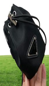 2022 Girl Mini portefeuilles sacs d'écouteurs Luxury Sier Chain de quincaillerie en nylon Pagouche femme Mode Mode Black Key Bag5128026