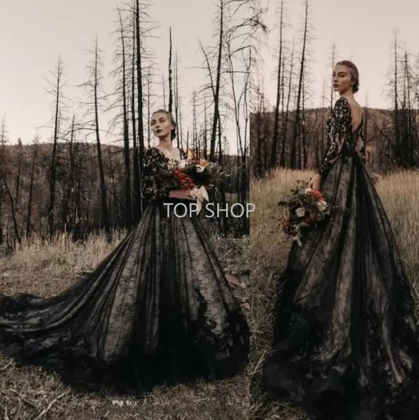 2022 Gothique Noir Vintage Robes De Mariée Une Ligne Col En V Dentelle Appliques Tulle Illusion Dos Nu Balayage Train Plus La Taille Formelle Robes De Mariée EE