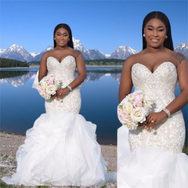 2022 Fabriqué des fleurs Mermaid Robe de mariée en cascade Volants South African Backless Grands Cristaux de perles Bridal Robes de mariée