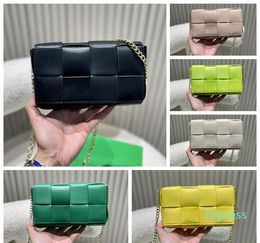 2022 Hoogwaardige cosmetische draagtassen geweven schoudertassen stijl kleine vierkante tas luxe designer cases handtas