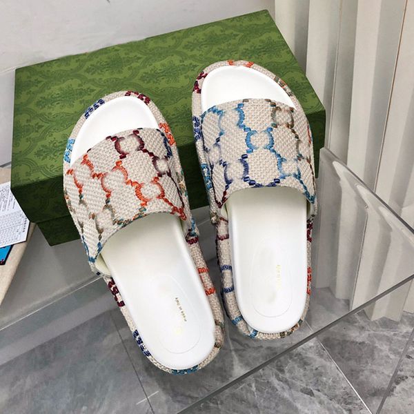 2022 Sandales de plate-forme de haute qualité pour femmes Chaussures plates pour femmes Tongs de créateurs Sandales pour femmes Mode Été Pantoufles de plage décontractées avec boîte d'origine