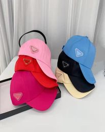 2022 Haute qualité Femmes Casquettes de luxe Hommes Casquettes unisexes Casquettes 6 couleurs Option Coton Triangle Lettre Chapeaux Designers pour quatre saisons 3976370