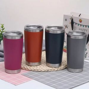 2022 Accueil Tasses 20oz Tasses à café colorées Tasse de voiture en acier inoxydable Grande capacité Double couche Tasses de sport Tasse de voyage avec couvercle wly935