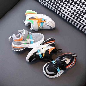 2022 Hot 0-3y Boys Baby Zapatos deportivos al aire libre Zapatillas de deporte para niños Niñas Zapatos casuales transpirables Zapatos de niño de suela suave EUR 21-30 G220517