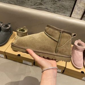 2022 Hot AUS Laarzen U5854 Klassieke Korte Mini Dames Snowboots Warm Houden Laars Heren Dames Pluche Casual Warms Booties Schapenvacht Suede Schoenen Kastanje Gratis Overslag