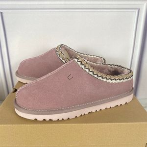 2022 Hot AUS U5854 Botas de nieve cortas clásicas Miniwomen Mantenga el botín caliente Hombre para mujer Botas cálidas casuales de felpa Zapatos de gamuza de piel de oveja Castaño Gris Transenvío gratuito Z68