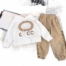 2022 Hot Sell Kids Sweat ￠ capuche Sweat Set Classic Style 2-12 ans Villages d'hiver Fashion Boys and Girls Sports Costume Baby Infant Courtettes de manches courtes I3WD #