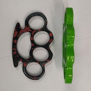 2022 HW393 Aluminium legering Brass Knuckle Duster Outdoor Tool Zelfverdedigingsvuist vier vinger gespoten Camouflage Spots EDC Tool