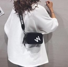 HBP 2022 Monedero y bolsos de mujer de moda de celebridades de Internet 2022 Nueva moda Casual Bolsos cuadrados pequeños Bolsas de mensajero de hombro de diseñador único de alta calidad