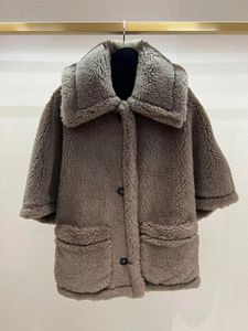 Abrigos de nieve para mujer de piel de alpaca que mantienen el calor con dos bolsillos y un solo pecho