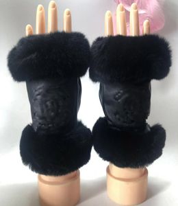 2022 Ladies Classic 100 Sheepskin Gloves Designer lederen touchscreen handschoenen Soft Warm Fingerless Gloves3501722