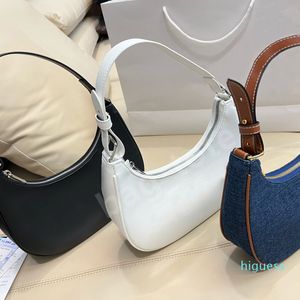 2022-Lady Bolsas de hombro de alta calidad Bolsa de axila clásica moderna Bolso de moda Totes de temperamento Cartera informal Titular de la tarjeta 3 colores