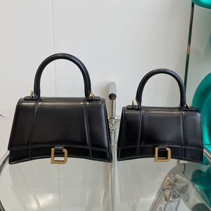 2022 Lady Shopping Bag Fashion designer Sac à main Sac à main pour femme Épaule Straddle Half Moon Luxury Leather Classic Retro Wallet Handle Square gift